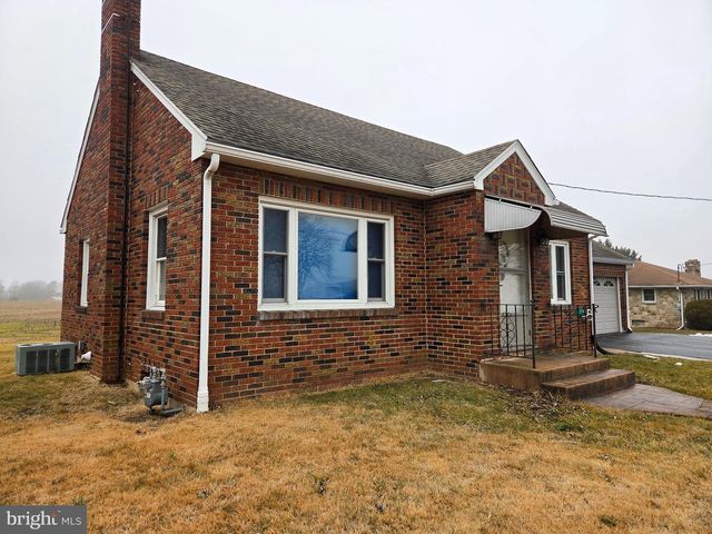 678 LITTLESTOWN RD, Littlestown, PA 17340