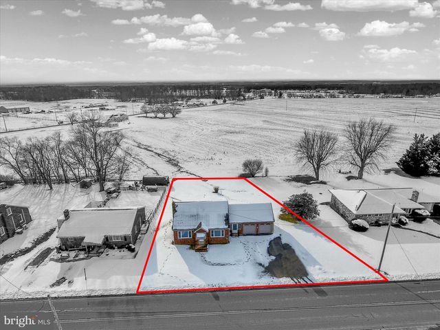 678 LITTLESTOWN RD, Littlestown, PA 17340