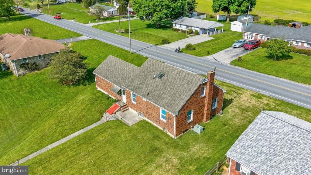 678 LITTLESTOWN RD, Littlestown, PA 17340