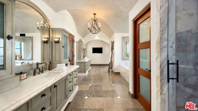 340 N Kanan Dume Road, Malibu, CA 90265