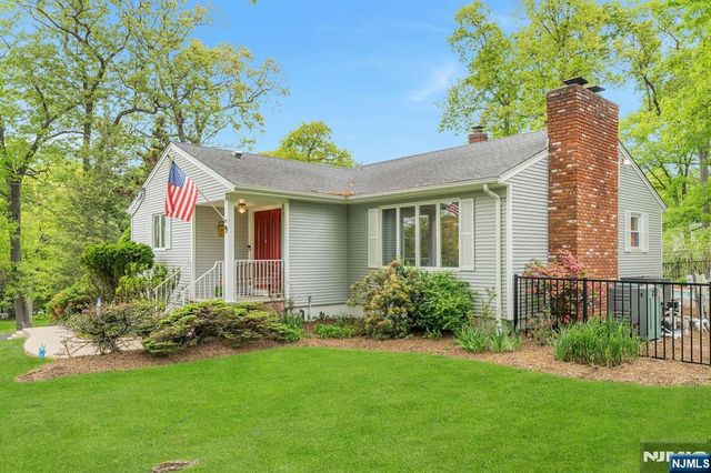 9 Ryerson Avenue, Oakland, NJ 07436