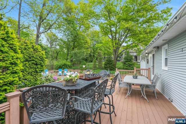 9 Ryerson Avenue, Oakland, NJ 07436