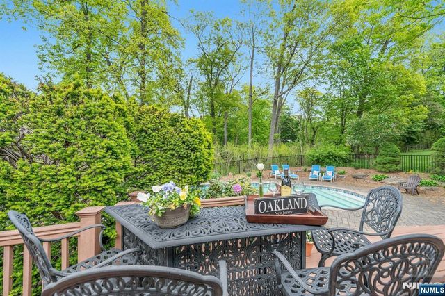 9 Ryerson Avenue, Oakland, NJ 07436