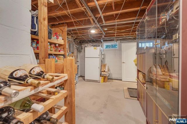 9 Ryerson Avenue, Oakland, NJ 07436