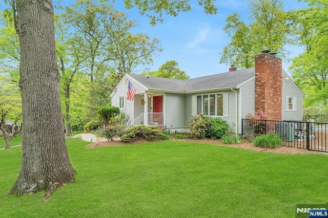9 Ryerson Avenue, Oakland, NJ 07436