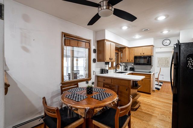 3725 W Abbott AVENUE, Greenfield, WI 53221