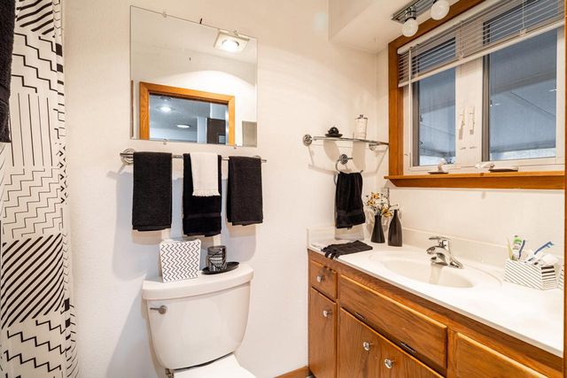 3725 W Abbott AVENUE, Greenfield, WI 53221