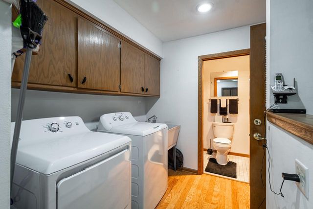 3725 W Abbott AVENUE, Greenfield, WI 53221