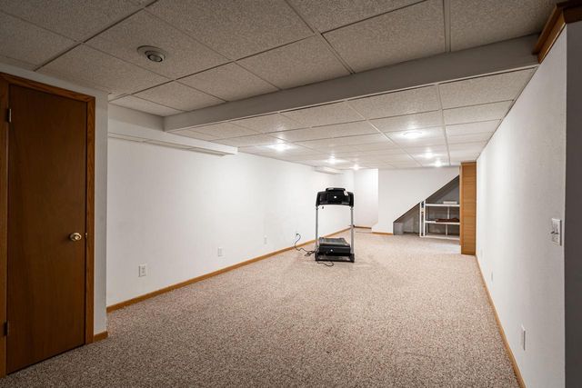 3725 W Abbott AVENUE, Greenfield, WI 53221