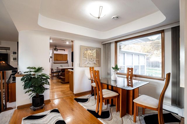 3725 W Abbott AVENUE, Greenfield, WI 53221