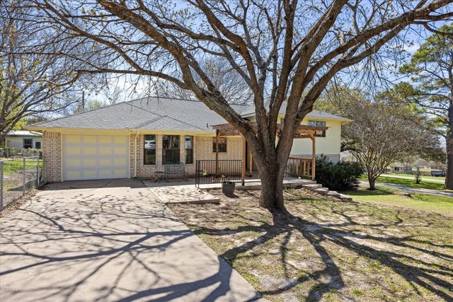 1701 Hitching Post Road, Granbury, TX 76049
