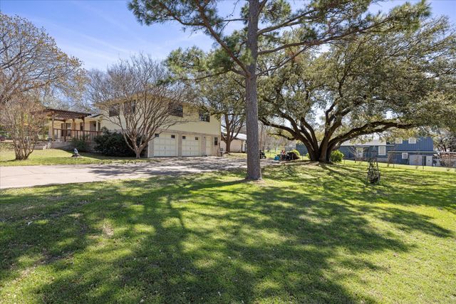 1701 Hitching Post Road, Granbury, TX 76049