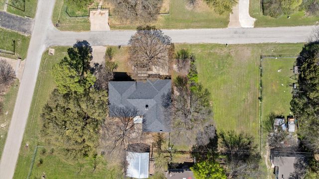 1701 Hitching Post Road, Granbury, TX 76049