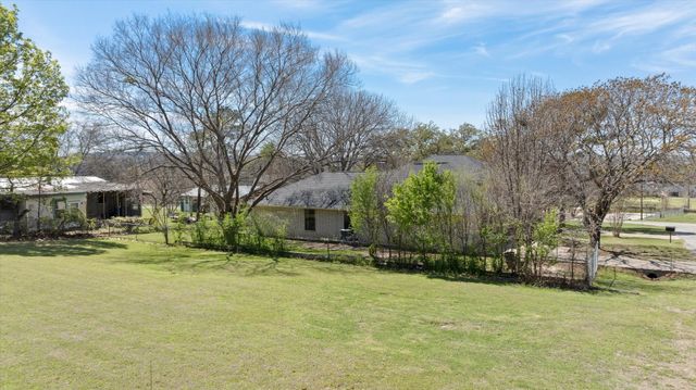 1701 Hitching Post Road, Granbury, TX 76049