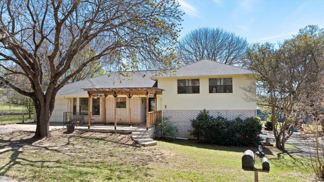 1701 Hitching Post Road, Granbury, TX 76049