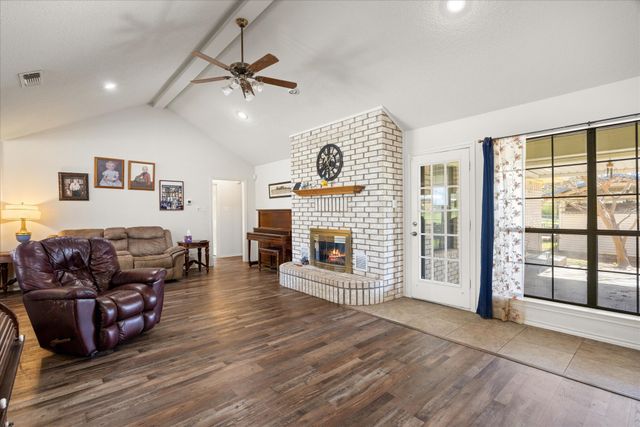 1701 Hitching Post Road, Granbury, TX 76049
