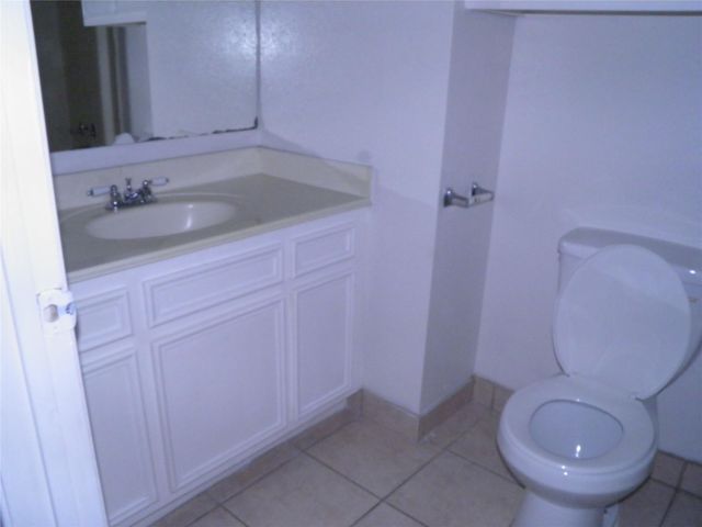 11000 Kinghurst Street 115, Houston, TX 77099