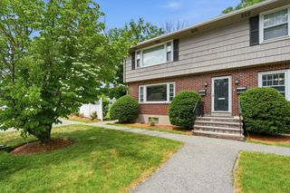 30 Bunkerhill St 30, North Andover, MA 01845