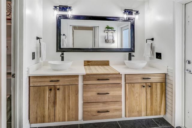 5164 NW 53rd Ave, Coconut Creek, FL 33073