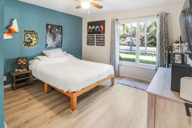 5164 NW 53rd Ave, Coconut Creek, FL 33073