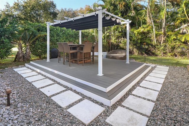 5164 NW 53rd Ave, Coconut Creek, FL 33073