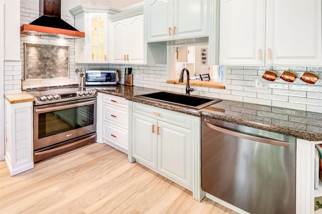 5164 NW 53rd Ave, Coconut Creek, FL 33073