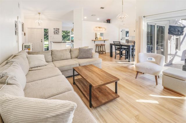 5164 NW 53rd Ave, Coconut Creek, FL 33073