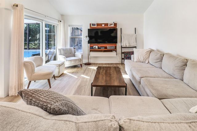 5164 NW 53rd Ave, Coconut Creek, FL 33073