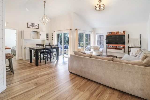 5164 NW 53rd Ave, Coconut Creek, FL 33073