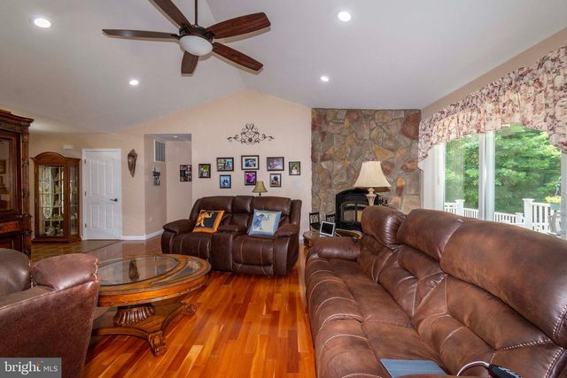 4602 MAGNOLIA HARBOUR DR, Spotsylvania, VA 22551