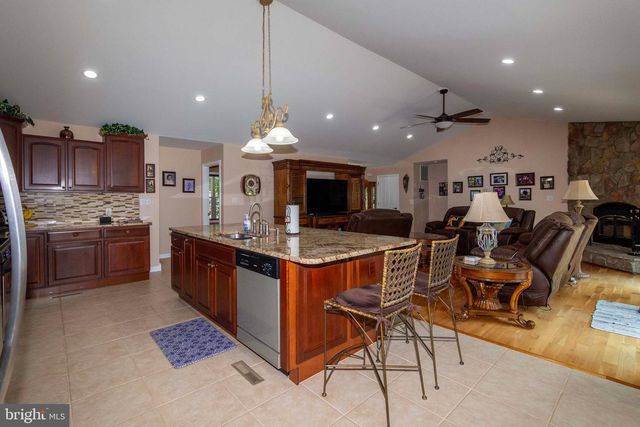 4602 MAGNOLIA HARBOUR DR, Spotsylvania, VA 22551