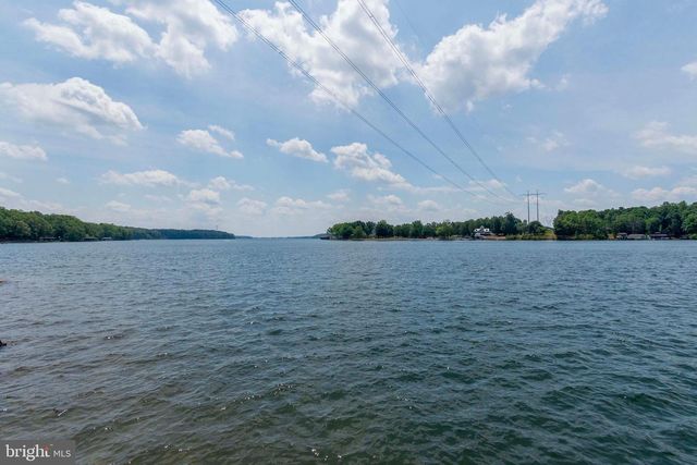 4602 MAGNOLIA HARBOUR DR, Spotsylvania, VA 22551