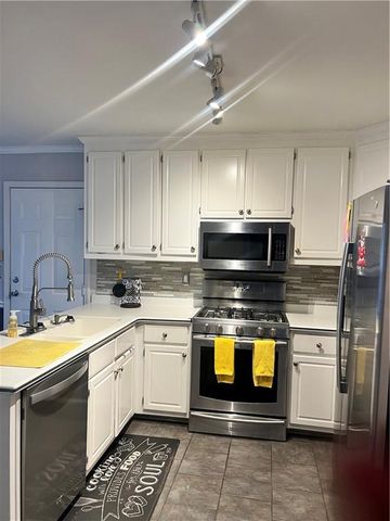 1004 Crown River Parkway, Mcdonough, GA 30252
