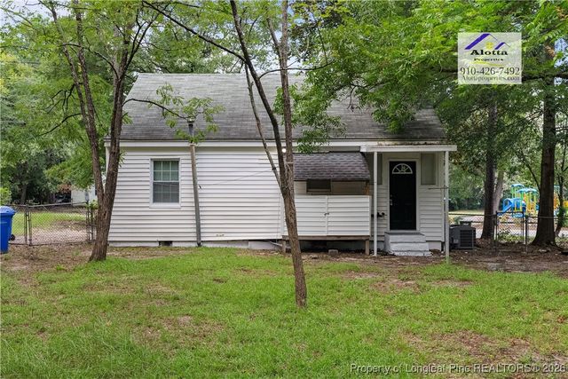 207 S Windsor Drive, Fayetteville, NC 28301