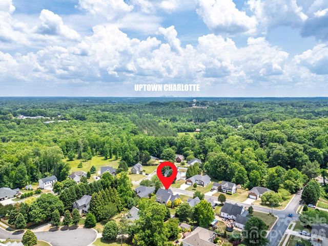 208 Deerfield Drive, Mount Holly, NC 28120