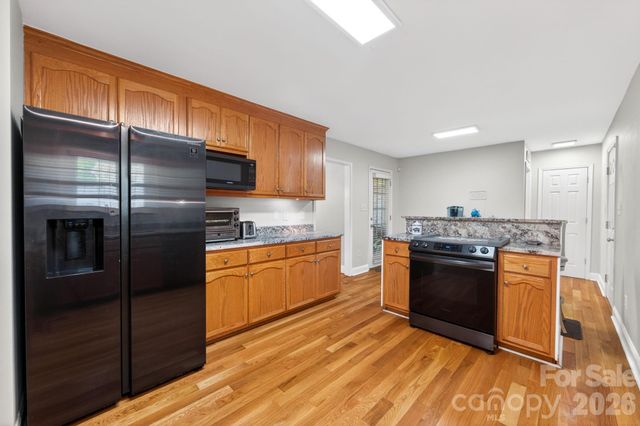 208 Deerfield Drive, Mount Holly, NC 28120