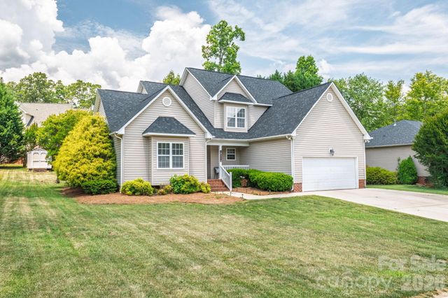 208 Deerfield Drive, Mount Holly, NC 28120
