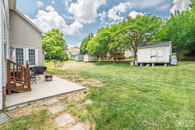 208 Deerfield Drive, Mount Holly, NC 28120