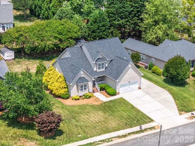 208 Deerfield Drive, Mount Holly, NC 28120