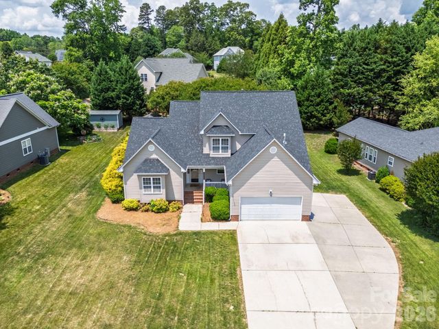 208 Deerfield Drive, Mount Holly, NC 28120