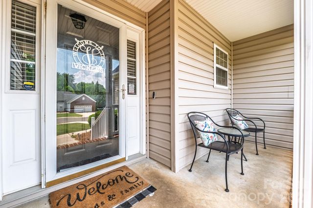 208 Deerfield Drive, Mount Holly, NC 28120
