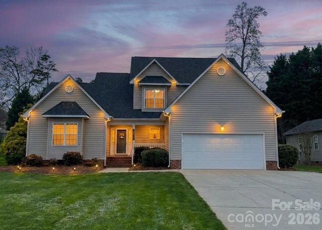 208 Deerfield Drive, Mount Holly, NC 28120