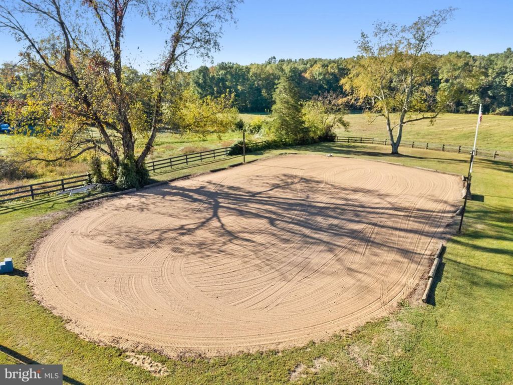 8229 OLD DUMFRIES RD, Catlett, VA 20119
