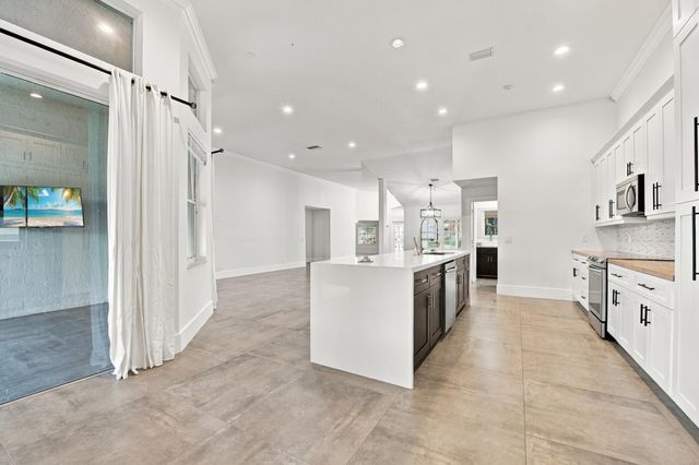 2559 Jardin Lane, Weston, FL 33327
