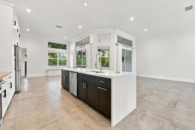 2559 Jardin Lane, Weston, FL 33327