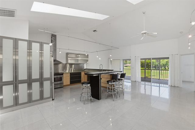 5588 GOLF POINTE DRIVE 1, Sarasota, FL 34243