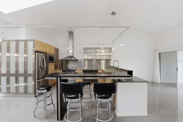 5588 GOLF POINTE DRIVE 1, Sarasota, FL 34243