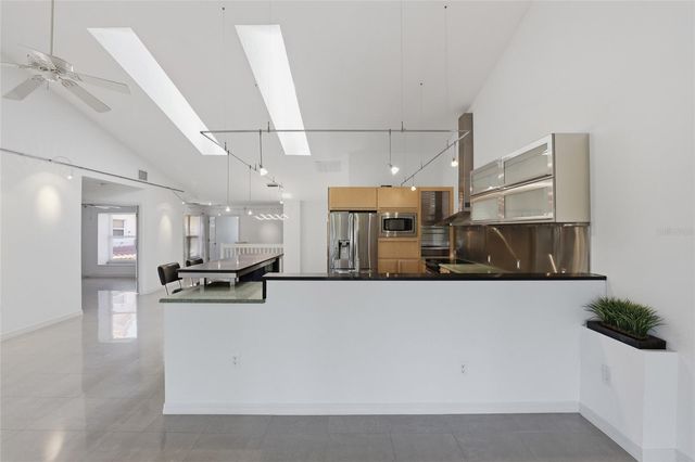 5588 GOLF POINTE DRIVE 1, Sarasota, FL 34243