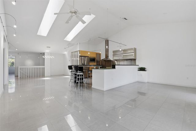 5588 GOLF POINTE DRIVE 1, Sarasota, FL 34243