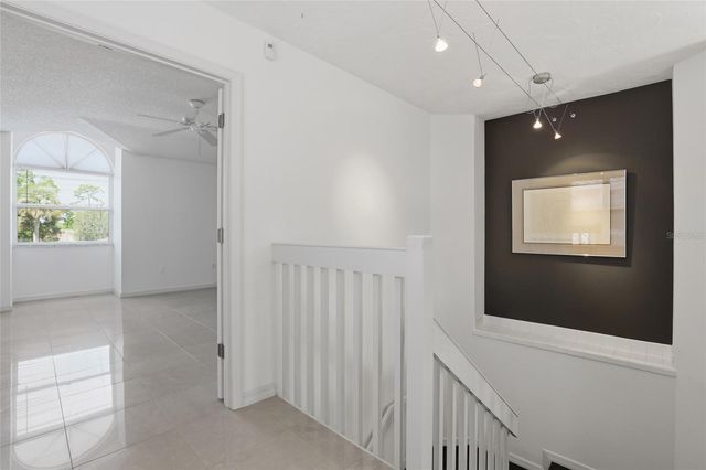 5588 GOLF POINTE DRIVE 1, Sarasota, FL 34243